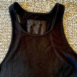Frank & Eileen tank top in black size M - perfect under the caplet sweatshirt.